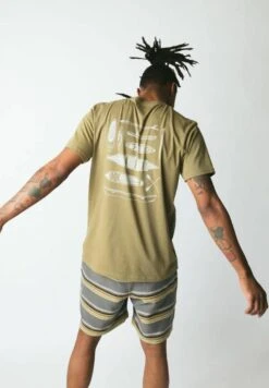 KAVU Men's Paddle Out T-Shirt 9 KAVU Men's Paddle Out T-Shirt -KUHL Sales paddle20out20alt2