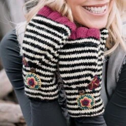 KUHL Free Rydr Lean - 32" -KUHL Sales shanta20mitten2